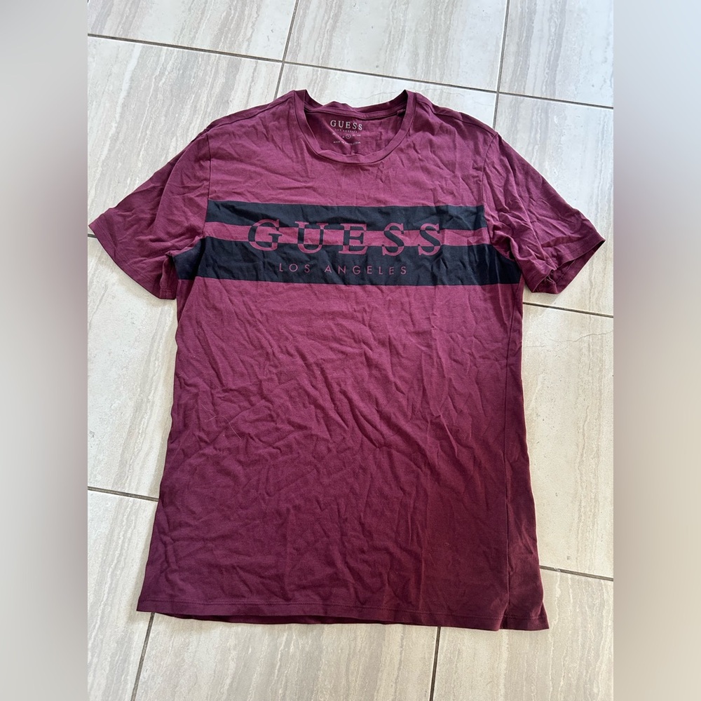 GUESS Men's‎ Maroon Graphic Tee size large